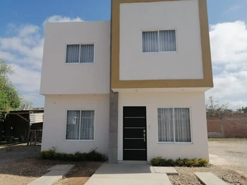 10_2266 | CASA NUEVA TRES RECAMARAS EQUIPADA | GCI Bienes Raíces