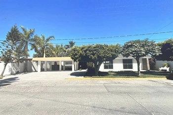 5_2504 | RESIDENCIA EN VENTA FRACC JORDAN MADERO | GCI Bienes Raíces